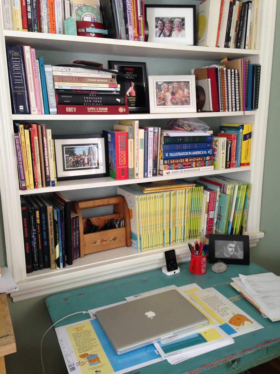 Studio-Bookshelf