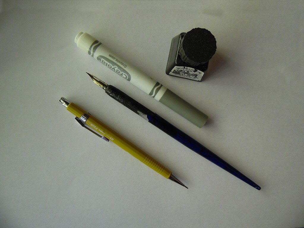 Simone lia drawing implements