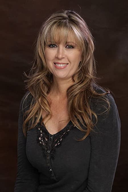 Lori Adams: Author Headshot