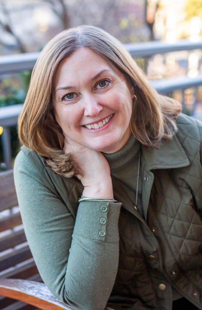 Rebecca Laxton: Author Headshot