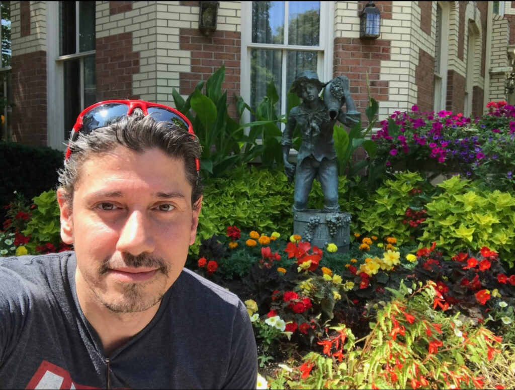 Alejandro E Illustrator Bio Photo | The Children's Book Review Author headshot: Alejandro Echavez