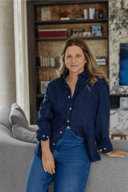 Author headshot of Diana Paola Navarro Gómez