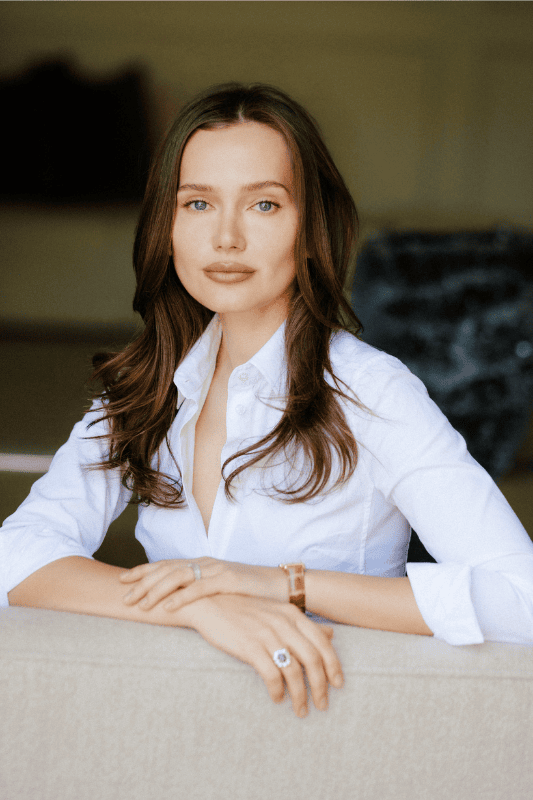 Author headshot of Evelina Ruimy