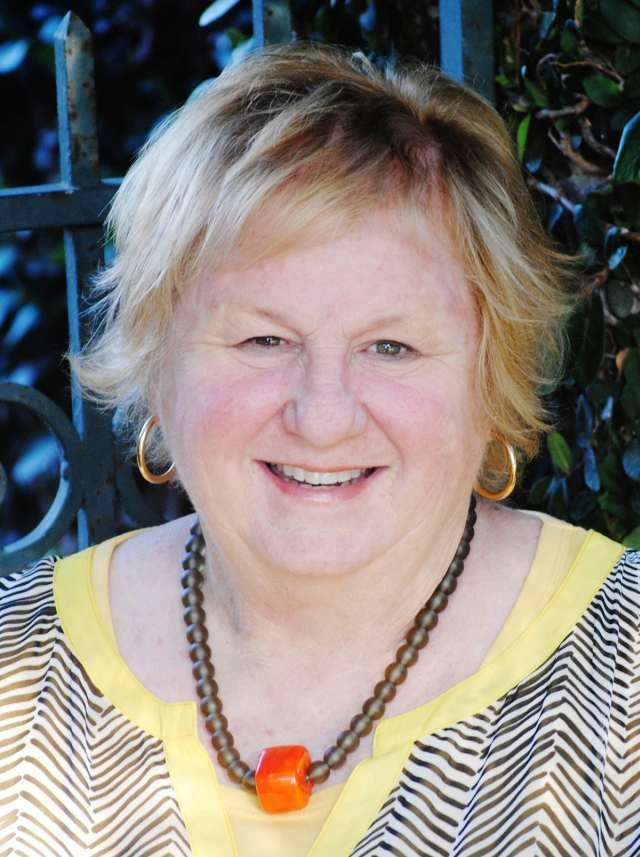Author Lin Oliver
